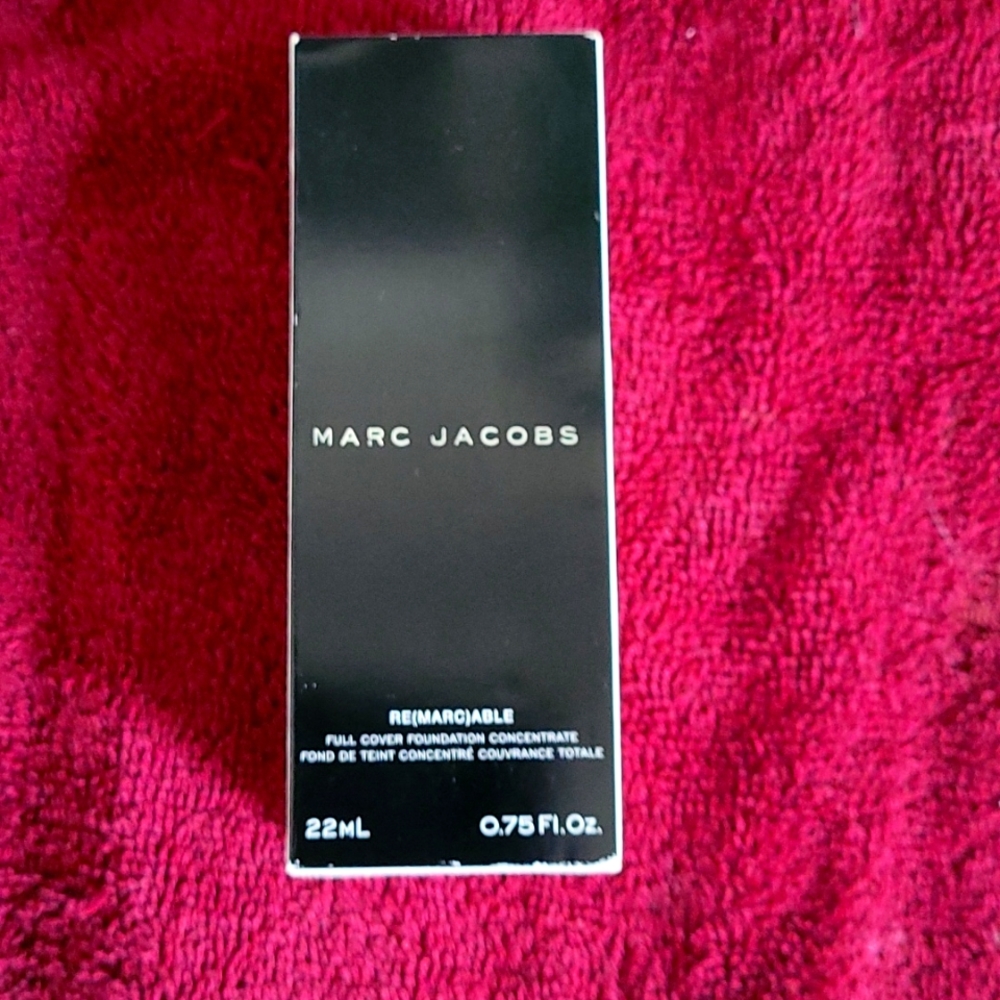 Marc Jacob's Remarcable full coverage foundation *new and sealed in box